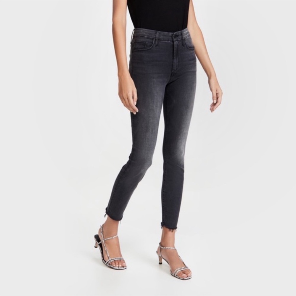 Mother High Waisted Looker Ankle Fray Jeans in Night Hawk. Size 25.